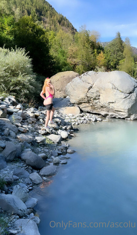 Ascolu NFT pornstar pictures