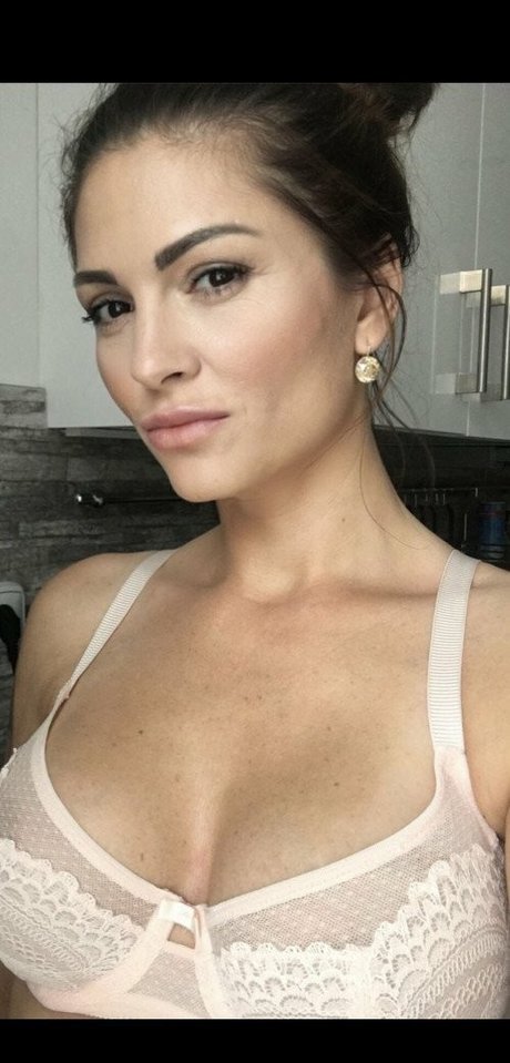 Sarah Step Mommy beautiful star img