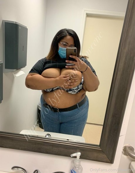 bbwcenc exclusive model picture