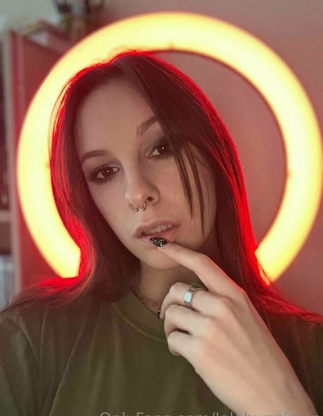 novaseren model xxx gallery