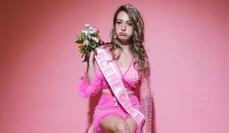 Scene Queen pornstar adult galleries