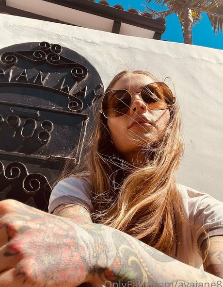 avajane8 pornstar naked photo