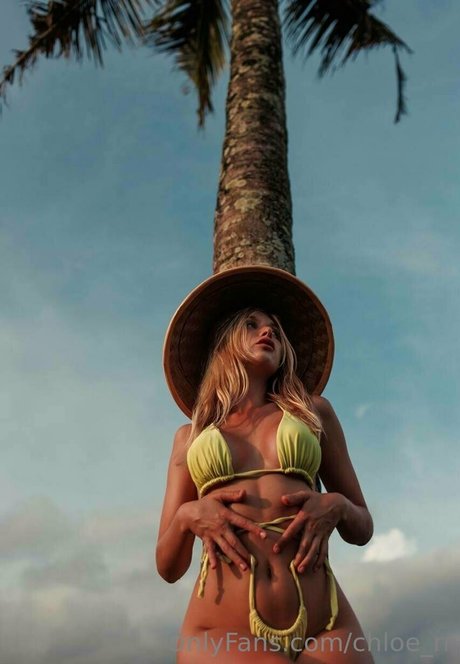 Chloe Reski model beautiful images