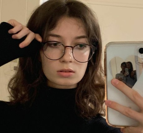 ASMR Alise hd model pics