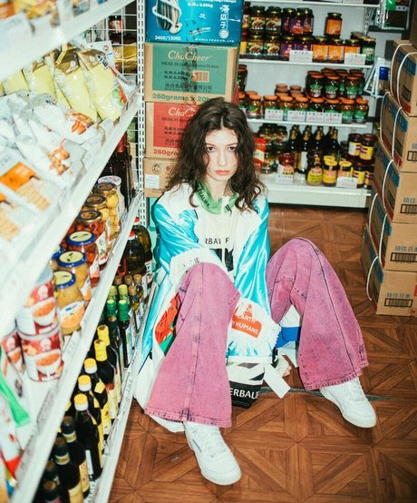 ASMR Alise nude star pictures