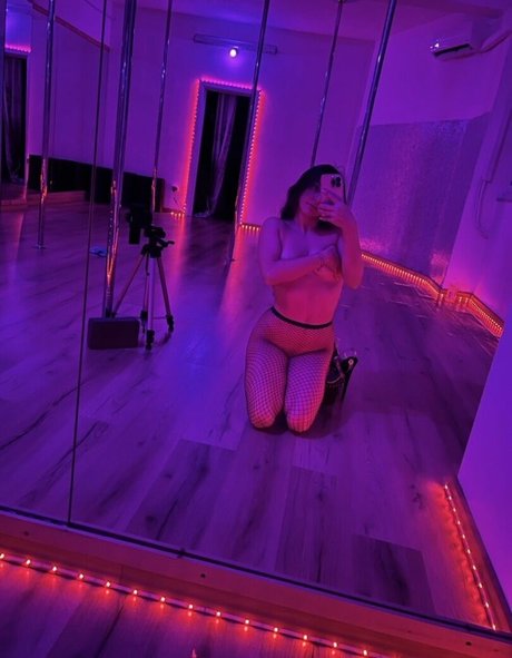 Sarah Gallo best model photo