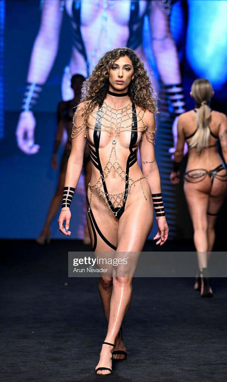 Alexia Balistreri beautiful actress image