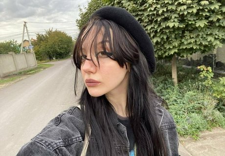 lottymurr nice pornstar image