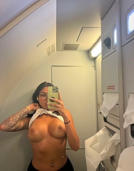 Notyns naked model gallery