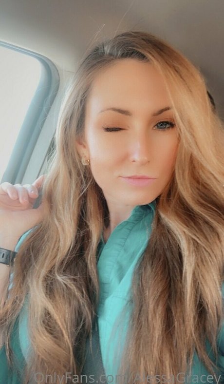 alessagracey star best photo