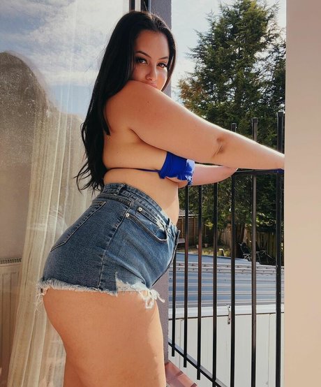 Zina Hadid Profile pic