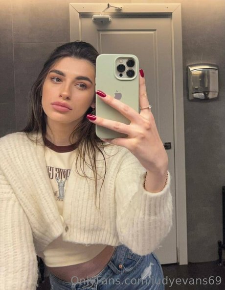 judyevans69 pornographic actress pics