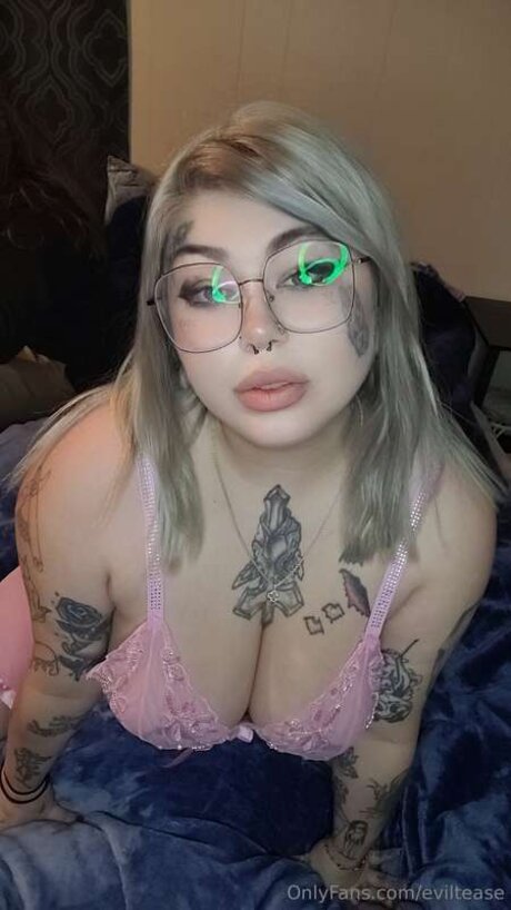 Eviltease adult model archive