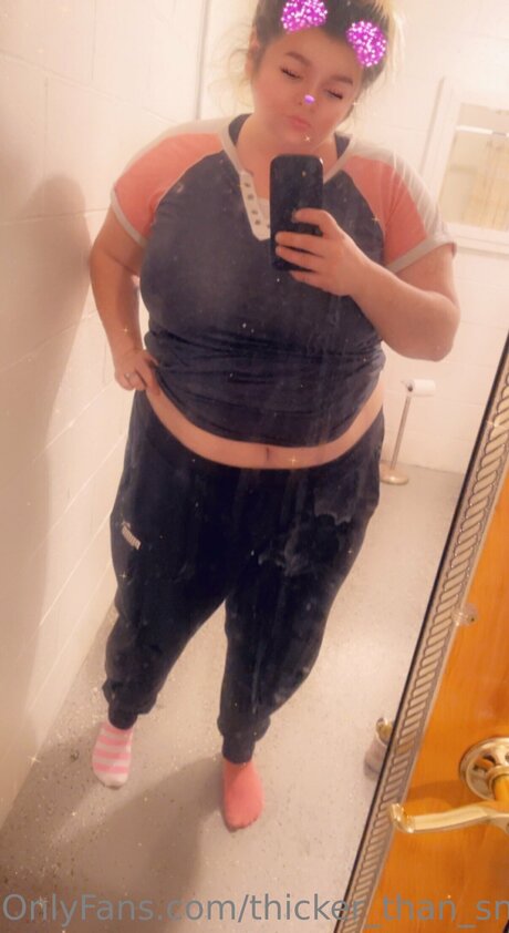 Thicker Than Snickers xxx star photos