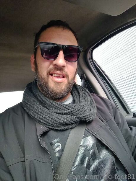 Big Foot81 pornographic model pictures