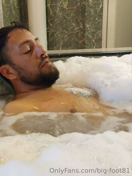 Big Foot81 star naked pictures
