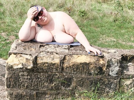 Synchronicityimab model sexy picture