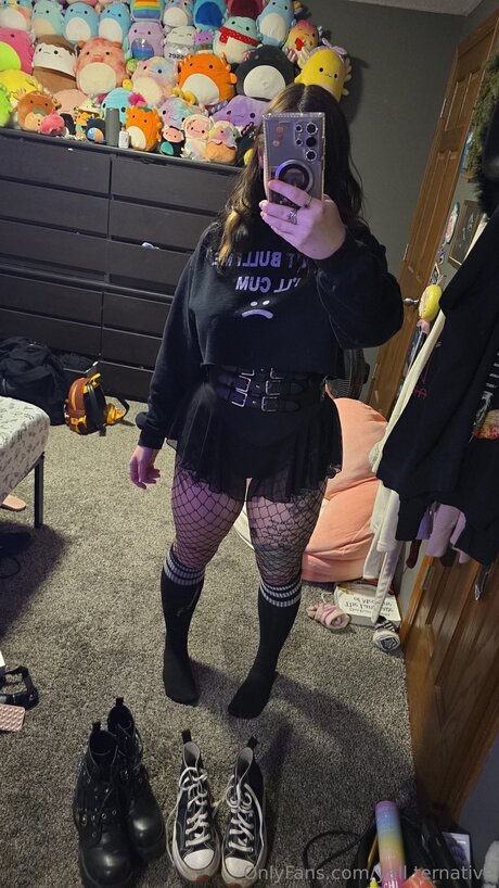 Yall Ternative model nudes picture