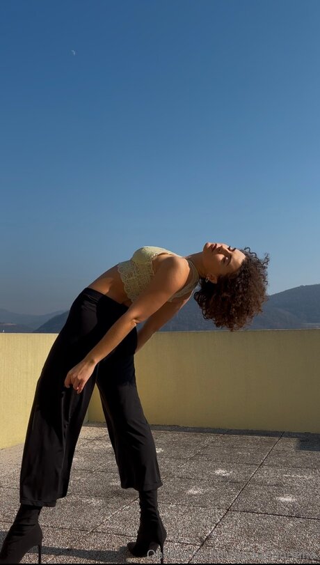 Saraaandoriinhaa star pics