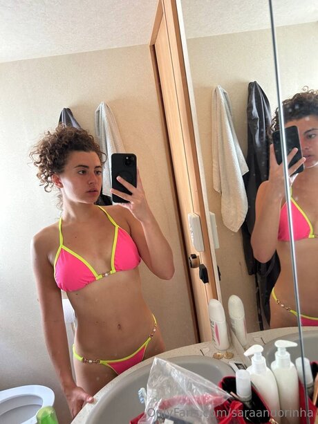 Saraaandoriinhaa top actress pictures