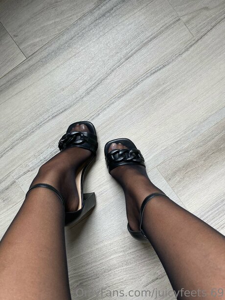 Juicyfeets 69 pornstar image