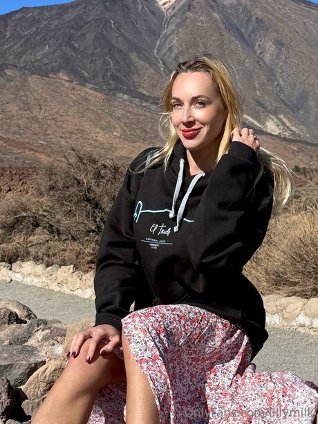 Lillymilk model nice archive