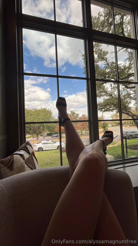 Alyssamagnumfree nude model img