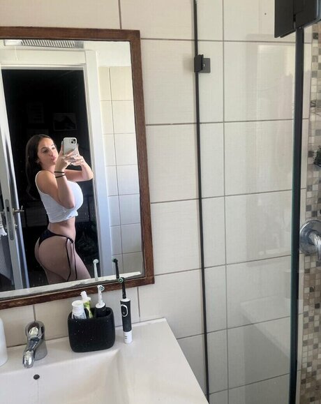 Pelegsaar sexy actress archive