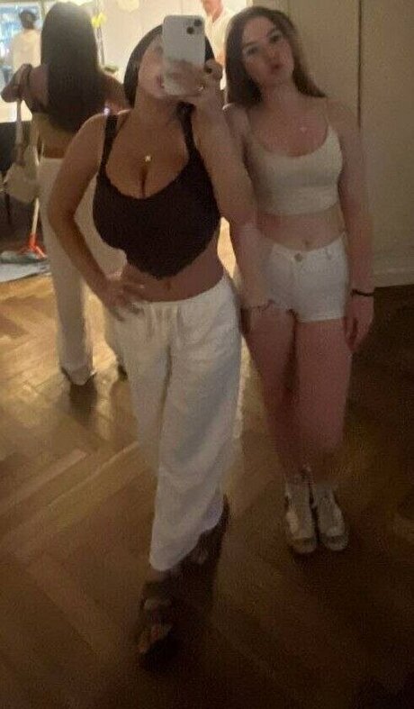 Pelegsaar model sexy archive