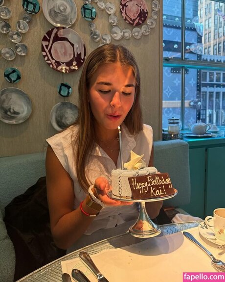 Kai Trump high quality model pic