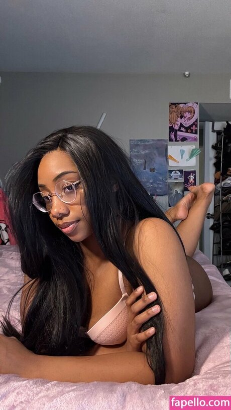 Lillipie101 pornstar sexy img