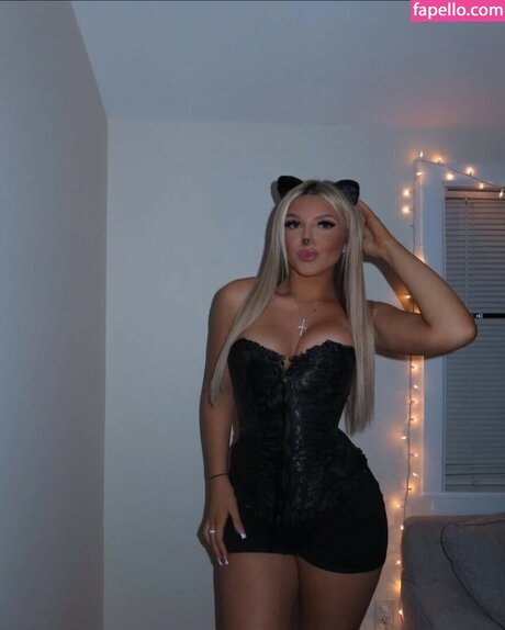 nikkidalessandro22 pornstar naked photos