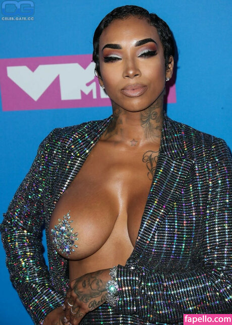 Sky Days model sex galleries