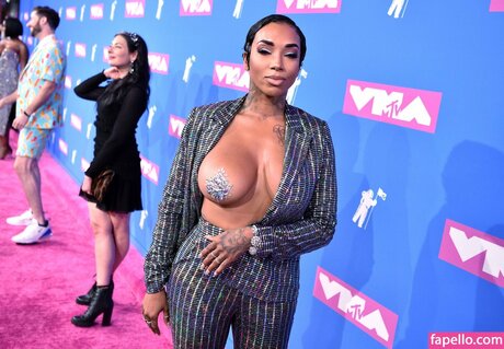 Sky Days star free pic