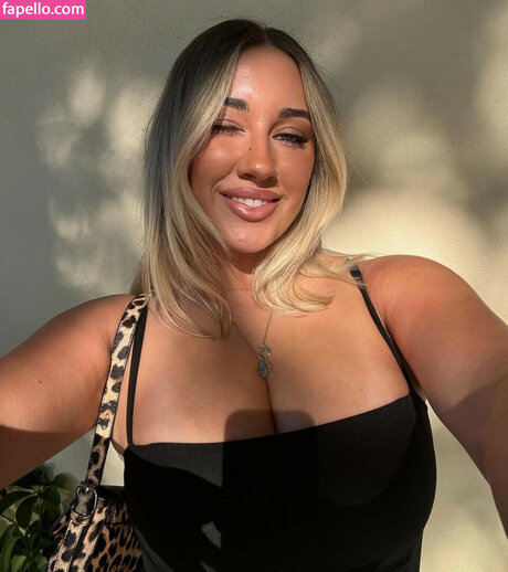 chloetharle model pretty photo