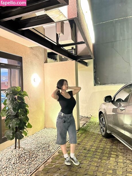 Indonesian Girls_ art star gallery