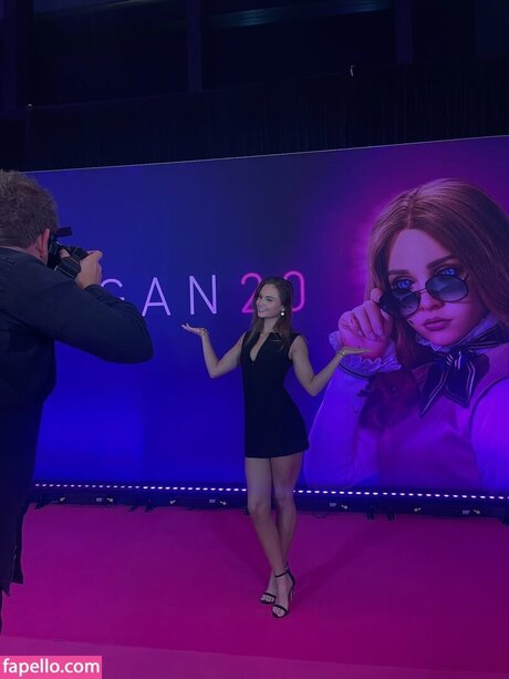 Chelsea Mayer nude pornstar pictures