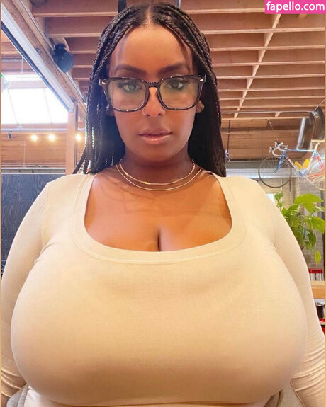 HornAfrica hot model img