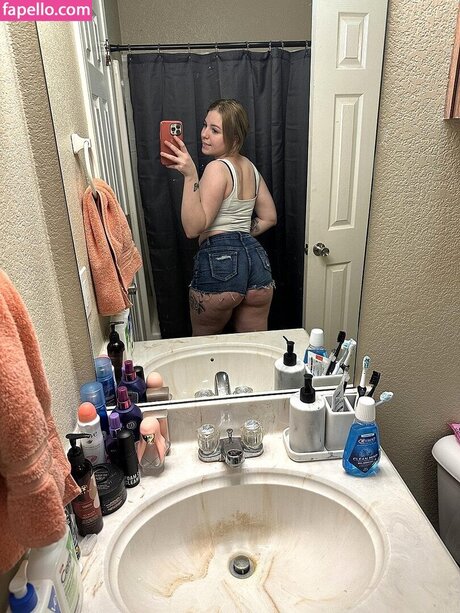 Kayla Bumsy nudes model photo