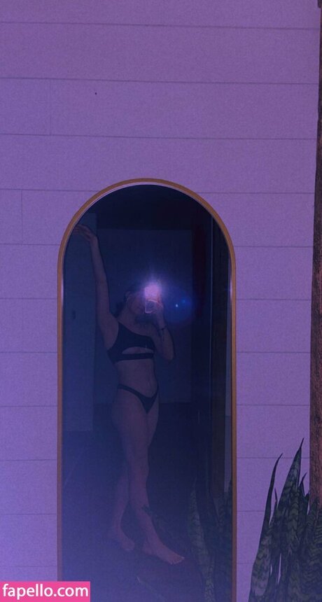 Emileesilvey model porn pics