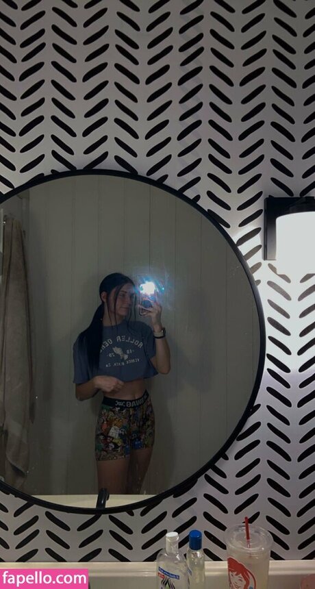 Emileesilvey pornstar nice img