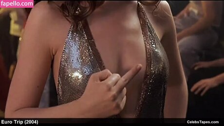 Lucy Skrr pornstar erotic pictures