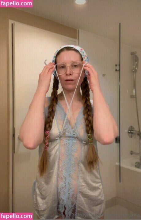 Jessie Cave pretty model img