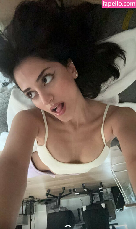 melodymelowo model img