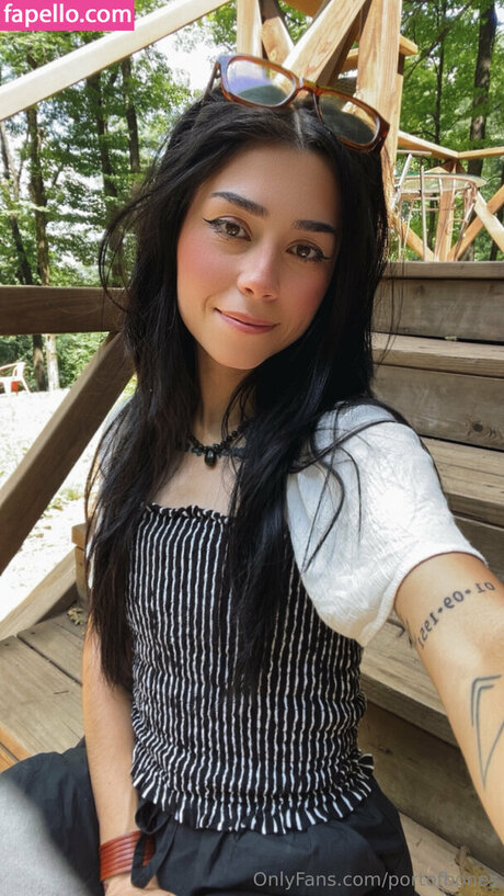 Portofbones hot star photo