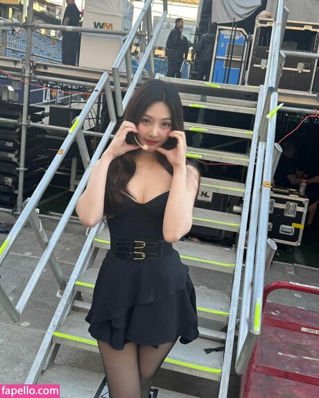 Park Soo young model nudes picture