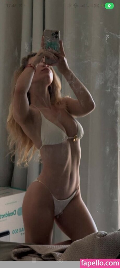 Carla Voicu star exclusive photo