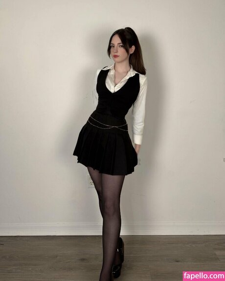 Ursiiday nude star picture