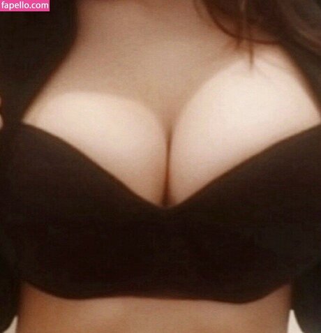 LolaPinky sexy star photo