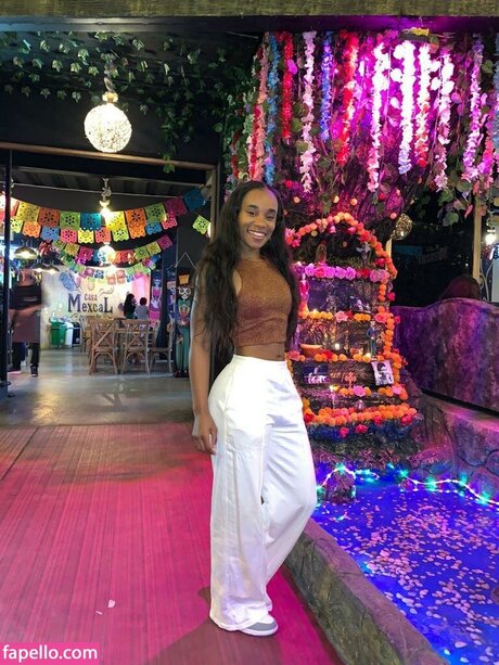 Hallybans model adult gallery